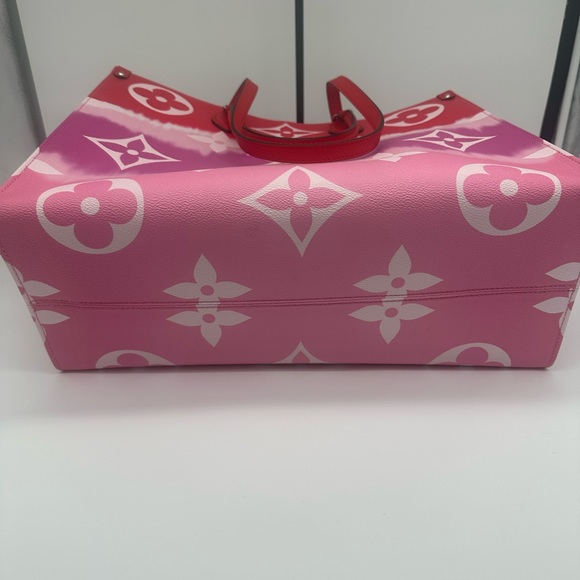 Louis Vuitton On the Go Red excellent used condition!!! - Picture 13 of 14